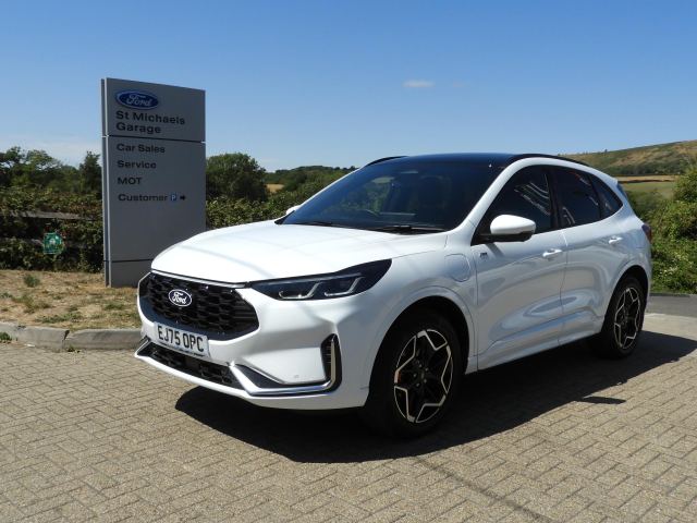 Ford Kuga ST-Line X 5 door 2.5L Duratec PHEV 243PS FWD CVT Automatic